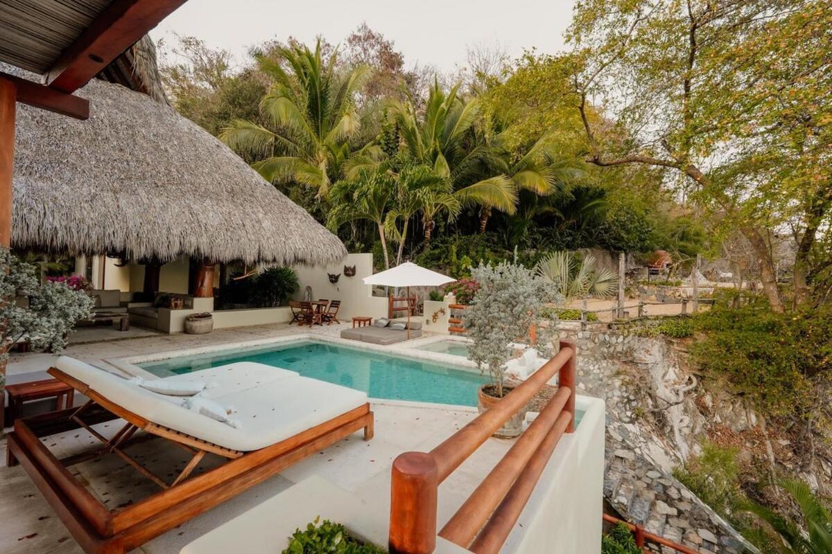 Dream Villa With Private Beach And Catering Сиуатанехо Экстерьер фото