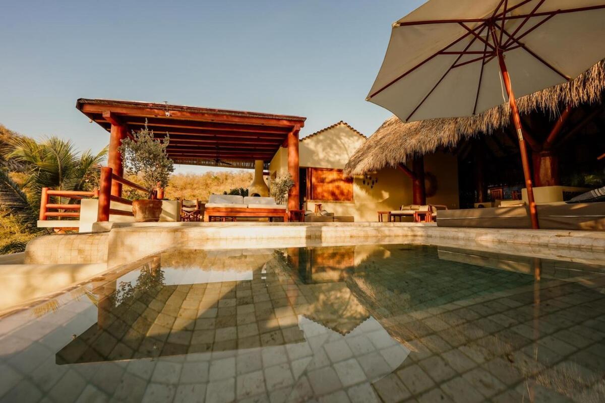 Dream Villa With Private Beach And Catering Сиуатанехо Экстерьер фото