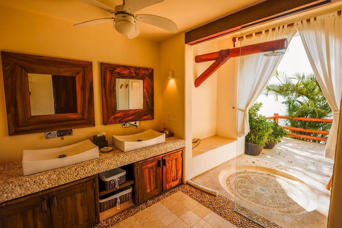 Dream Villa With Private Beach And Catering Сиуатанехо Экстерьер фото
